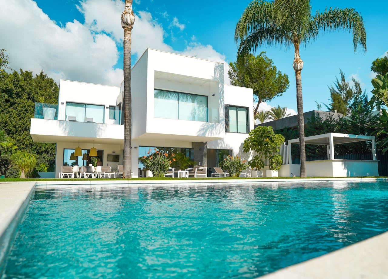 Casa moderna con jardín, garantía hipotecaria en Torval